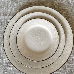 Noritake Affection Ivory: Dinner Salad Bread Plate